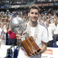 Rudy Fernández celebrando la victoria del Real Madrid en la Liga ACB 2013