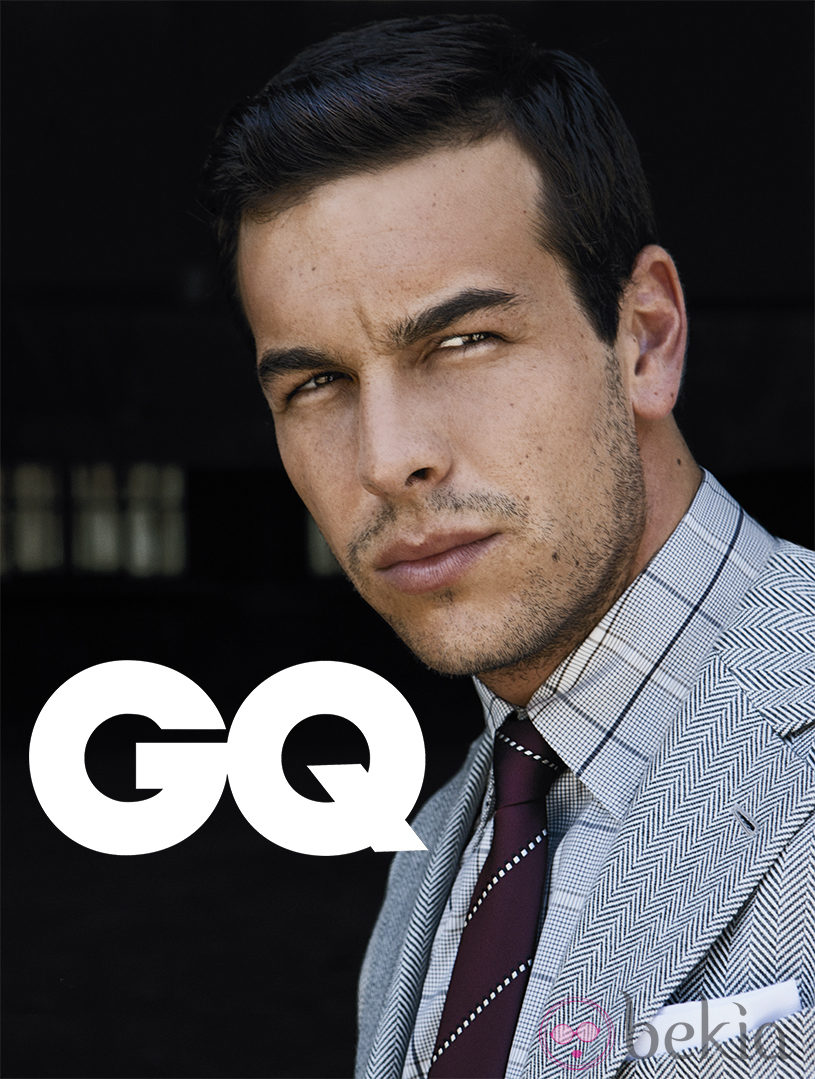 Mario Casas posa con una mirada sexy para la revista GQ