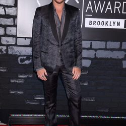 Adam Lambert en la alfombra roja de los MTV VMA 2013