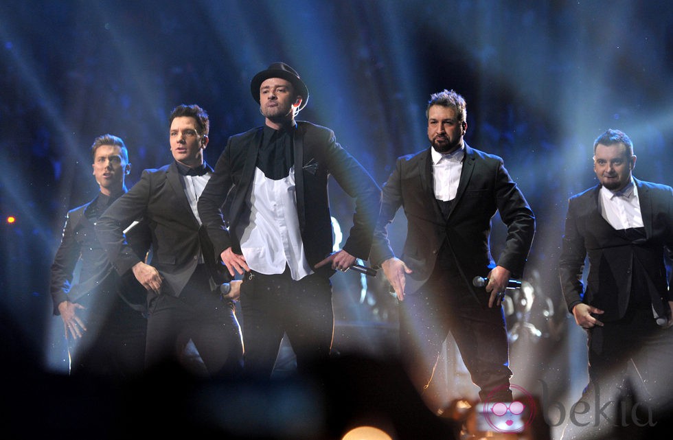 Justin Timberlake actuando junto a 'N Sync en los MTV VMA 2013