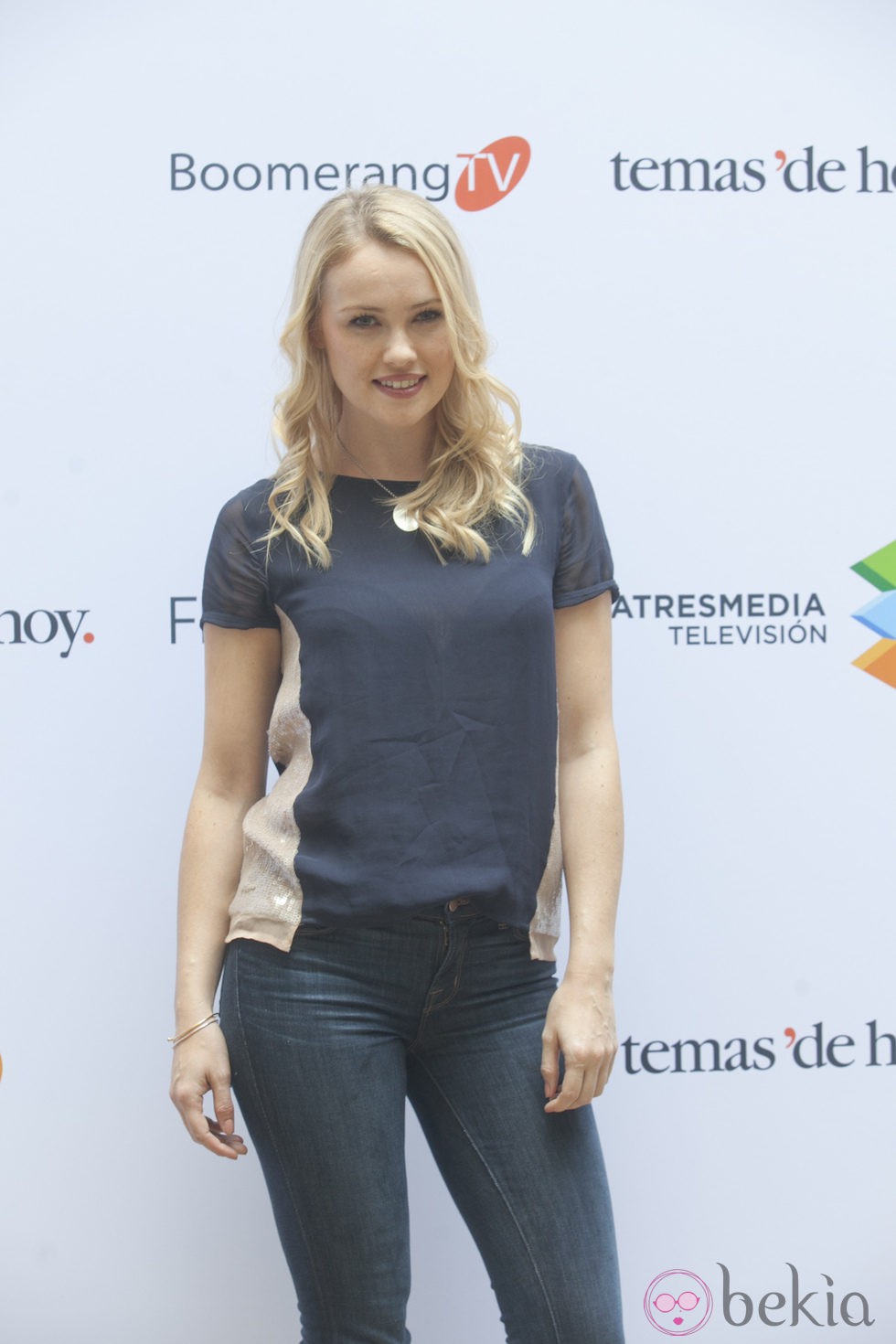 Hannah New en la presentación de 'El Tiempo entre Costuras' en el FesTVal de Vitoria 2013