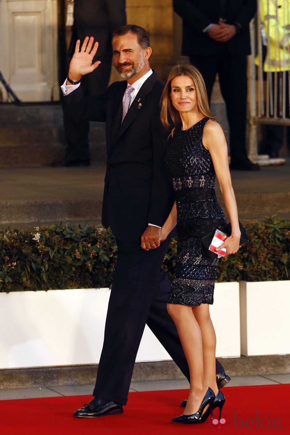 Los Príncipes Felipe y Letizia cogidos de la mano en la gala inaugural del 125 congreso del COI en Buenos Aires