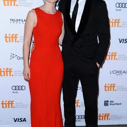 Mia Wasikowska y Tom Hiddleston en el estreno de 'Only Lovers Left Alive' en el Festival Internacional de Toronto 2013