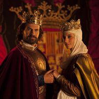 Los Reyes Católicos (Rodolfo Sancho y Michelle Jenner) en la segunda temporada de 'Isabel'