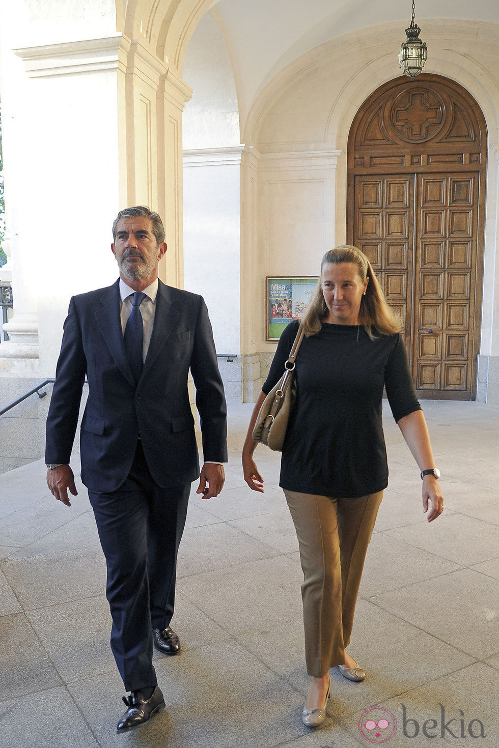 Pedro López Quesada y Cristina de Borbón-Dos Sicilias en el funeral del Marqués de Malpica