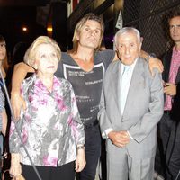 Nacho Cano con sus padres sin poder entrar a 'Hoy no me puedo levantar'
