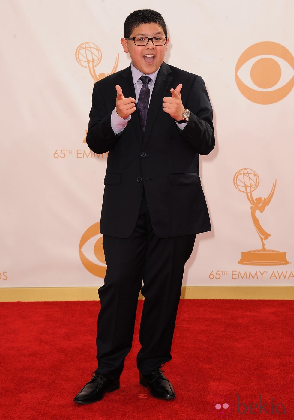 Rico Rodríguez en la alfombra roja de los Emmy 2013
