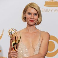 Claire Danes con su Emmy 2013 a Mejor actriz de drama
