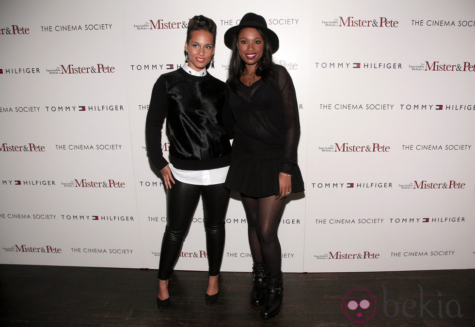 Alicia Keys y Jennifer Hudson en el estreno de 'The Inevitable Defeat of Mister and Pete'