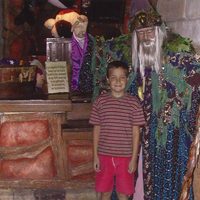 Liam Payne junto a un brujo cuando era pequeño