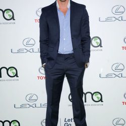 Josh Henderson en los Environmental Media Awards 2013