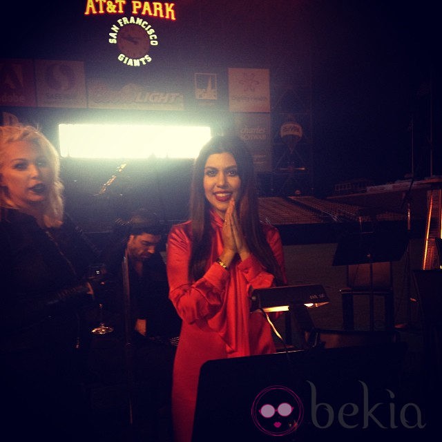 Kourtney Kardashian en la fiesta de compromiso de Kim Kardashian