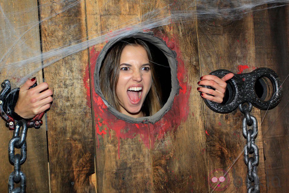 Ana Fernández en la fiesta de Halloween 2013 del Parque de Atracciones