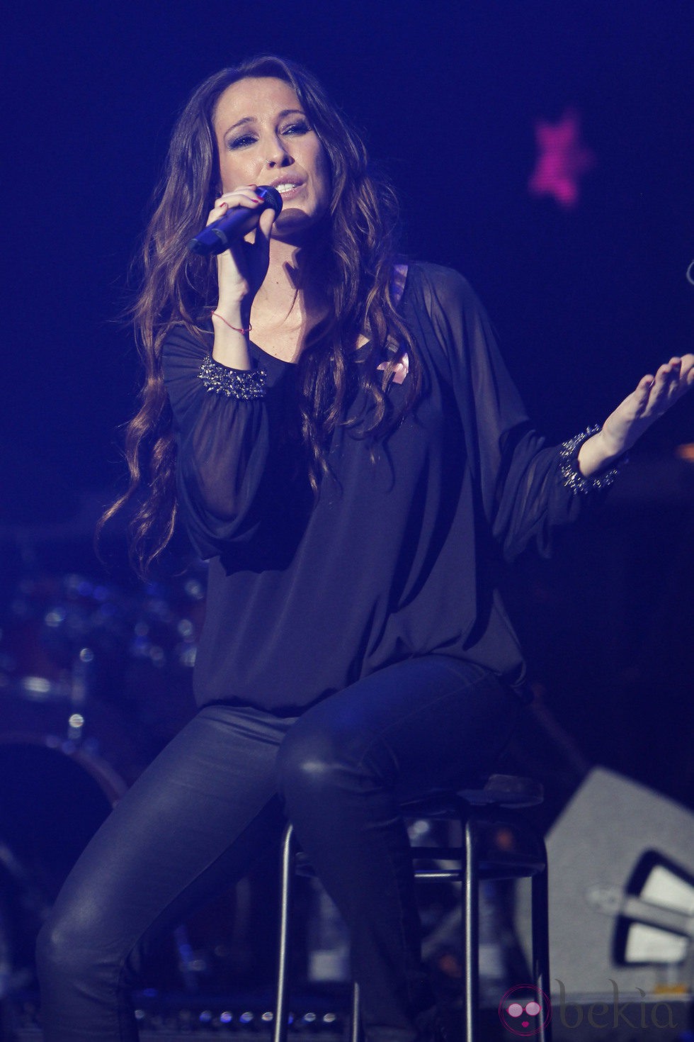 Malú durante el concierto 'Por Ellas' de Cadena 100