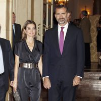 Los Príncipes Felipe y Letizia en la entrega del Premio Francisco Cerecedo