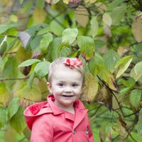Estela de Suecia posa muy sonriente en los jardines del Palacio de Haga