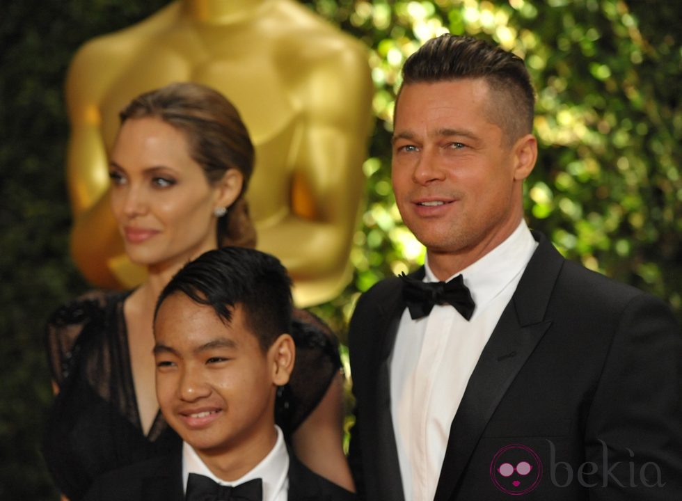 Angelina Jolie, Brad Pitt y Maddox Jolie-Pitt en la ceremonia de entrega de los Governors Awards 2013