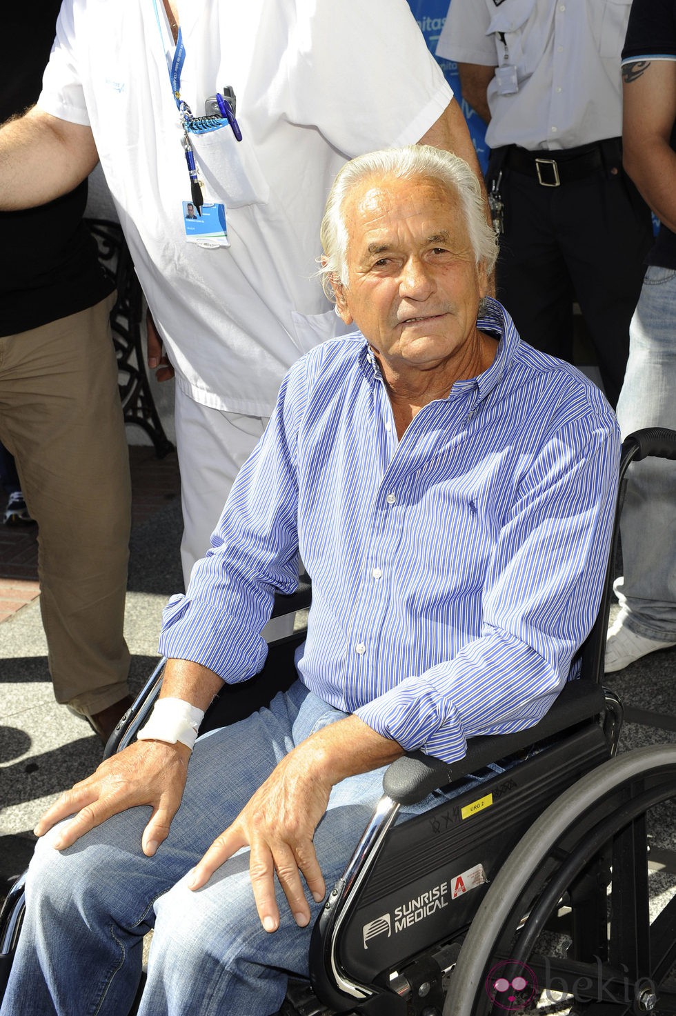 Sebastián Palomo Linares a su salida de la Clínica de la Zarzuela