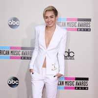 Miley Cyrus en los American Music Awards 2013