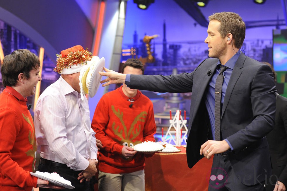 Ryan Reynolds dando un tartazo en 'El hormiguero'