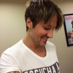 Keith Urban se corta la melena