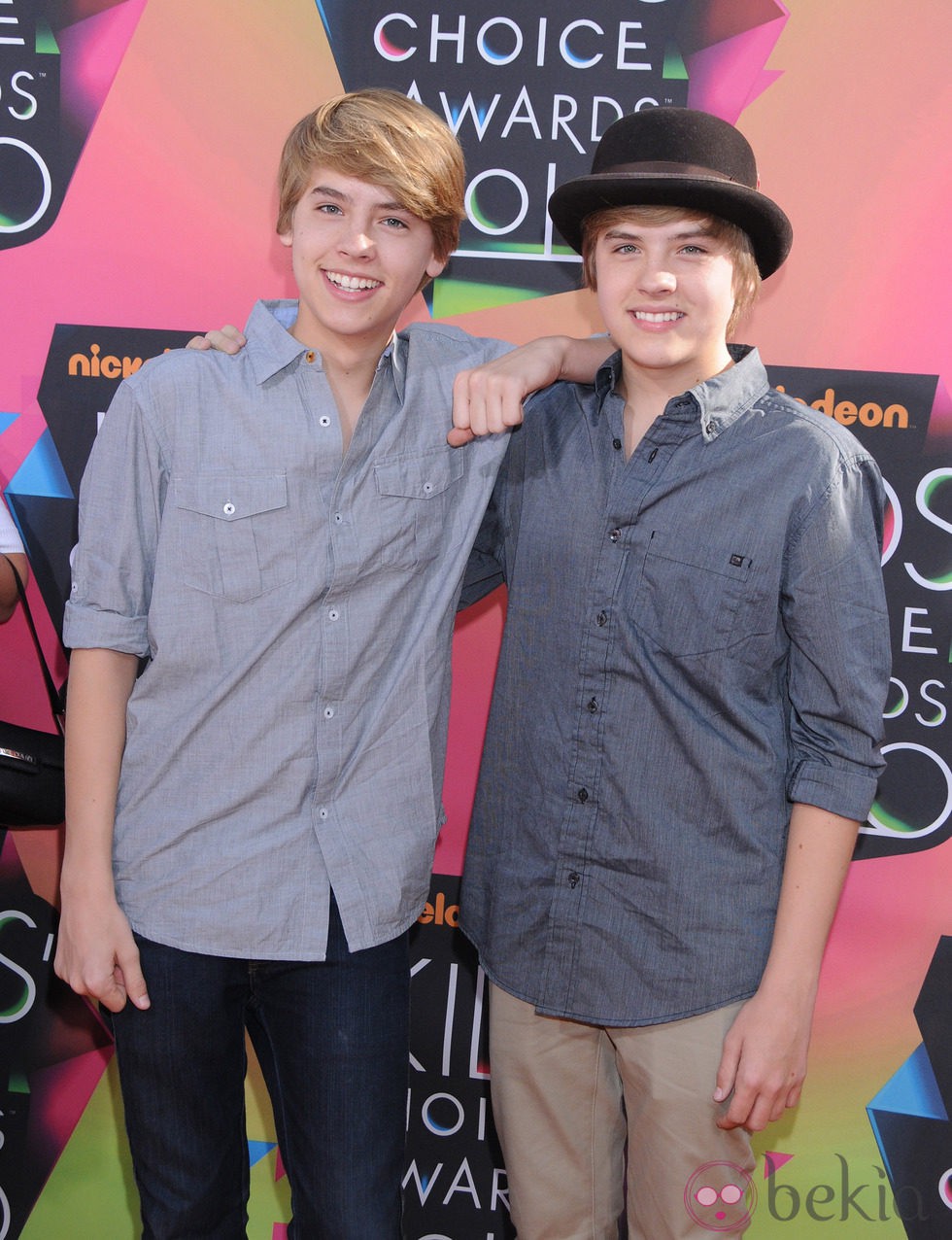Cole Sprouse y Dylan Sprouse en los Nickelodeon Kids Choice Awards
