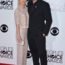 Anna Faris y Chris Pratt en la alfombra roja de los People's Choice Awards 2014