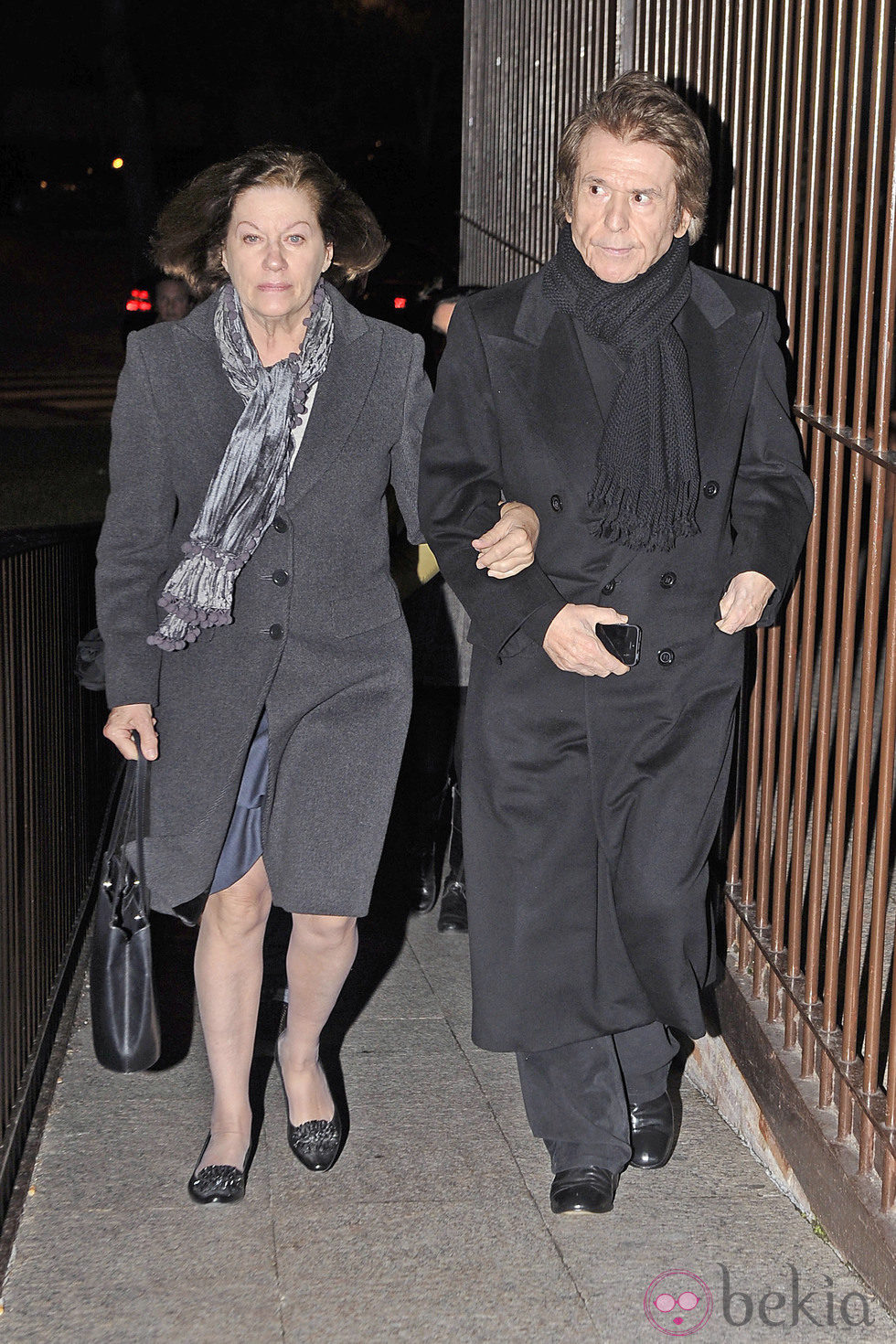Raphael y Natalia Figueroa en la misa funeral por Simone Bosé