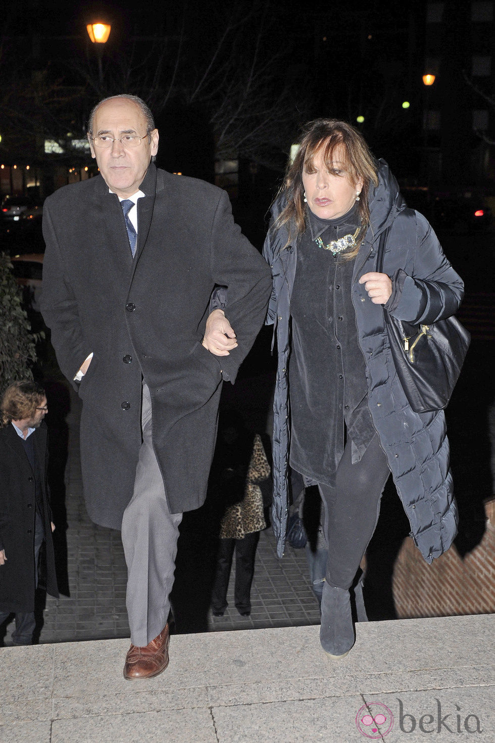 Massiel en la misa funeral por Simone Bosé