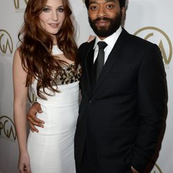 Chiwetel Ejiofor y Sari Mercer en la gala de entrega de los Producers Guild Awards 2014