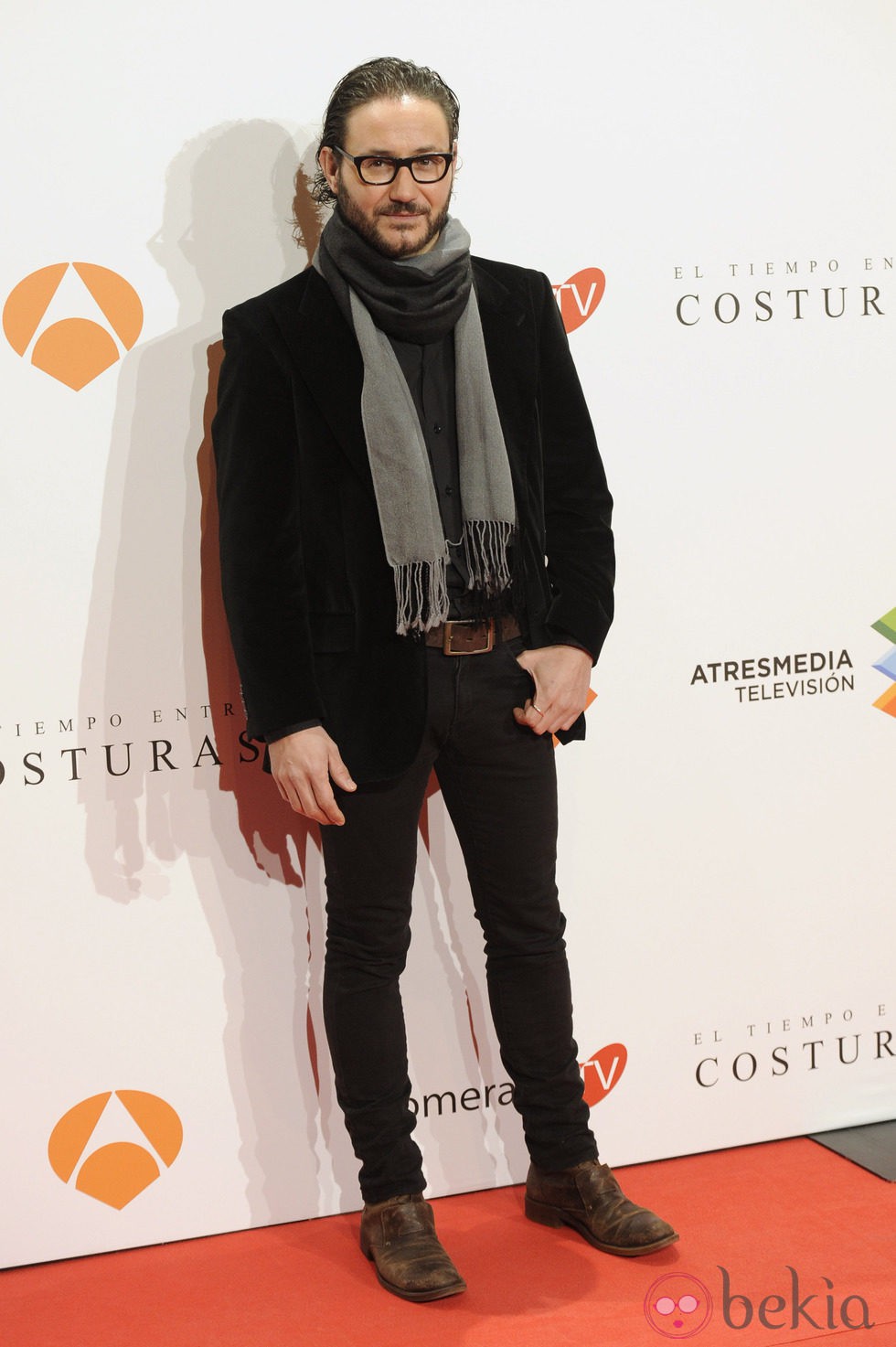 Carlos Santos en el estreno del último capítulo de 'El tiempo entre costuras'