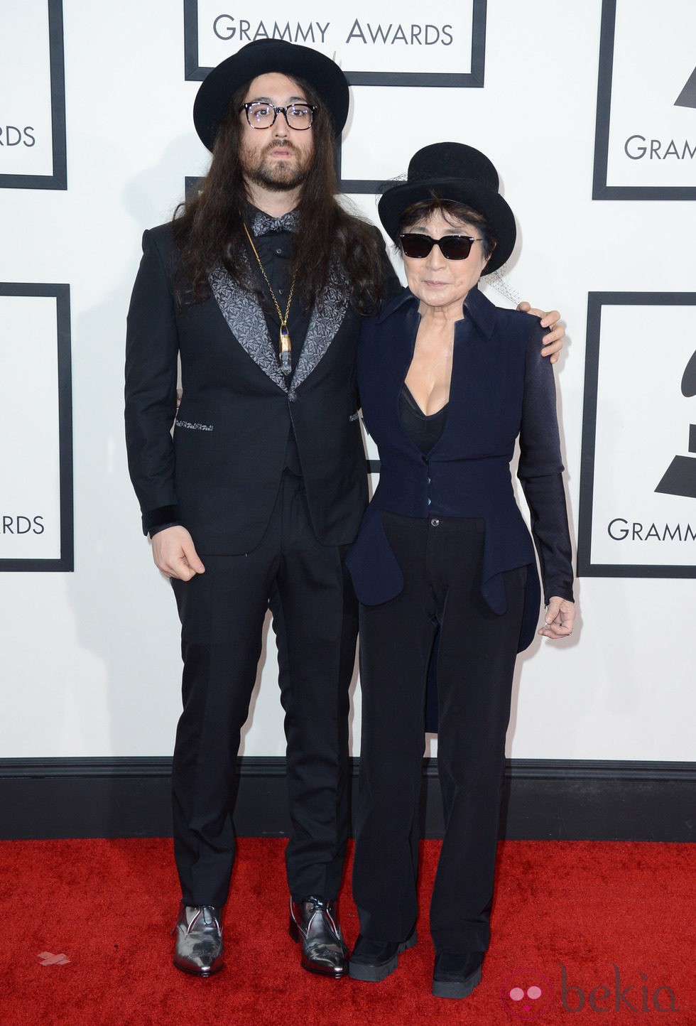 Sean Lennon y Yoko Ono en los Grammy 2014