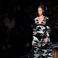 Joan Smalls desfilando en la Semana de la Moda de Nueva York 2014