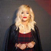 Rita Ora en el desfile de DKNY de la Semana de la Moda de Nueva York 2014
