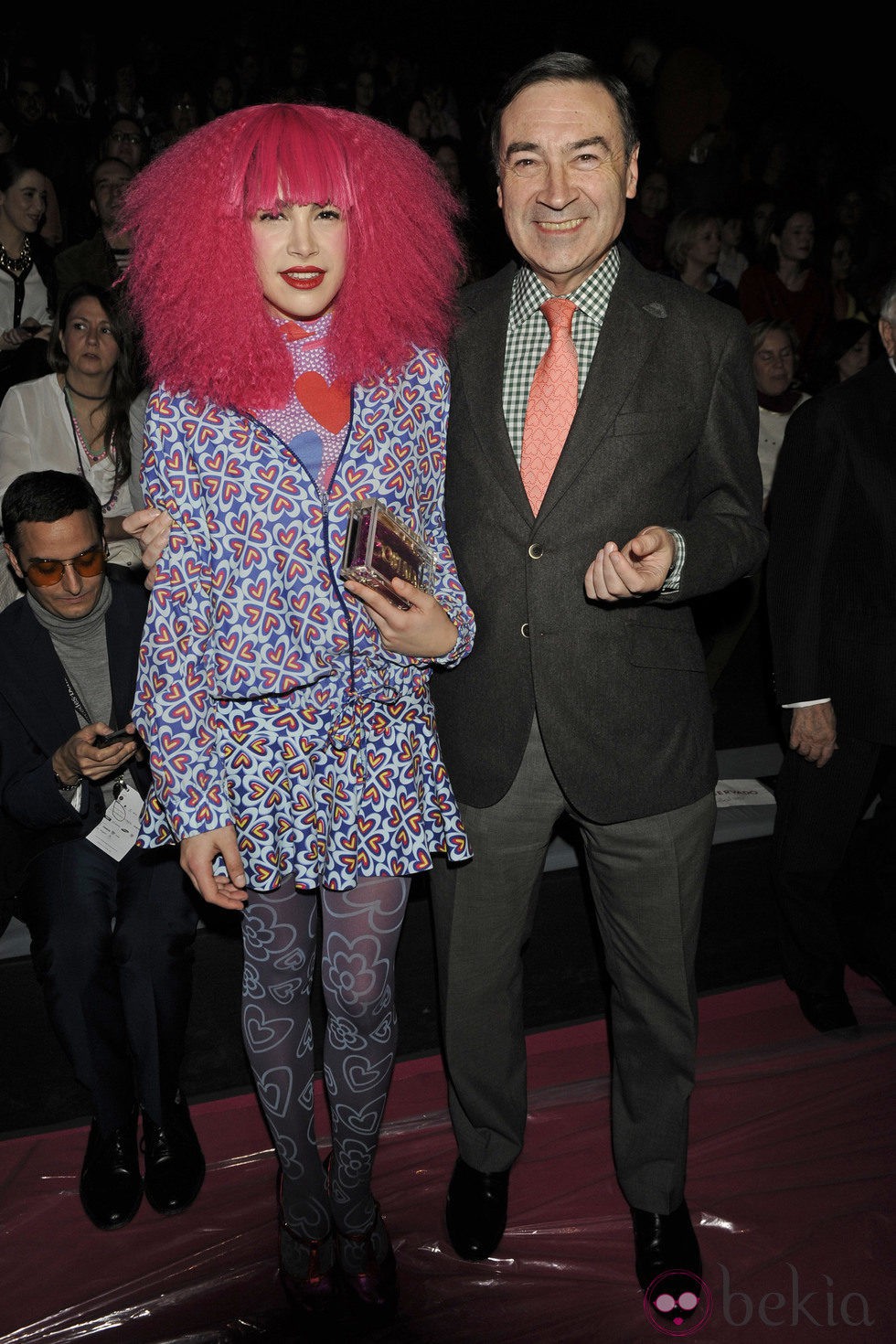 Pedro J. Ramírez y su hija Cósima en el desfile de Ágatha Ruiz de la Prada en Madrid Fashion Week otoño/invierno 2014/2015