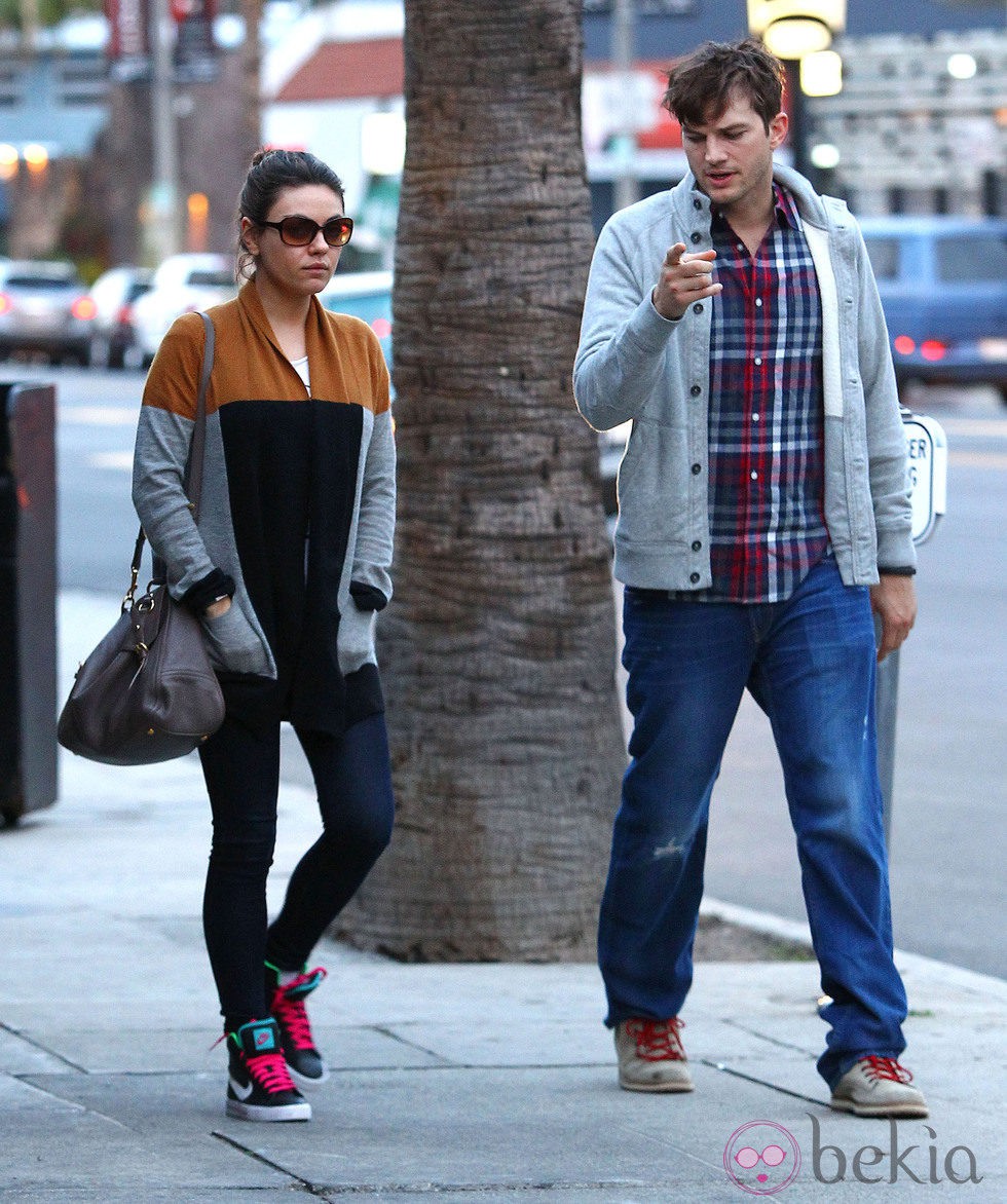 Ashton Kutcher y Mila Kunis reaparecen tras el anuncio de su compromiso