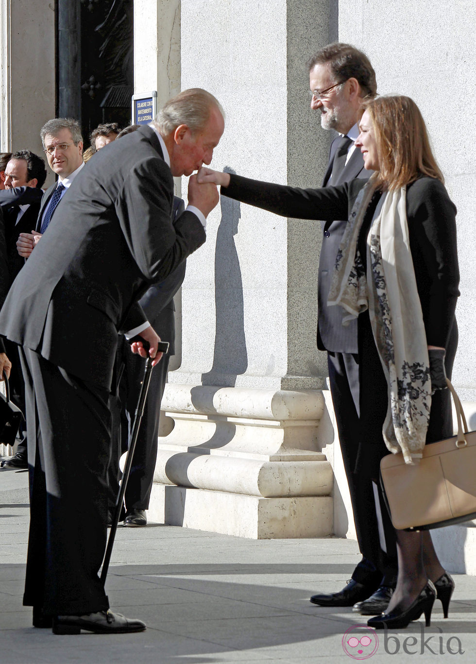El Rey saluda a Mariano Rajoy y a su mujer en la misa homenaje a las víctimas del 11M
