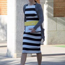 Blanca Suárez hace un recado mientras le espera Dani Martín
