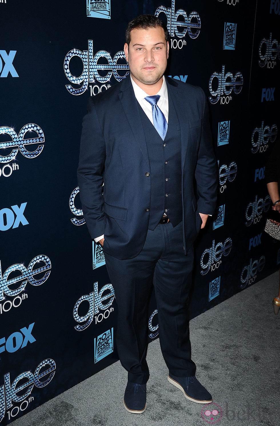 Max Adler en la fiesta del episodio 100 de 'Glee'
