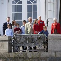La Familia Real Danesa al completo celebra el 74 cumpleaños de la Reina Margarita