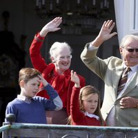 Margarita de Dinamarca celebra su 74 cumpleaños con el Príncipe Enrique, el Príncipe Christian y la Princesa Isabel 