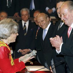 El Rey entrega el Premio Cervantes 2014 a Elena Poniatowska