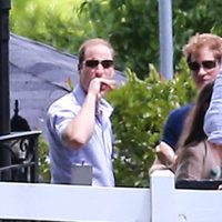 Harry y Guillermo de Inglaterra visitando la mansión de Elvis Presley 'Graceland'