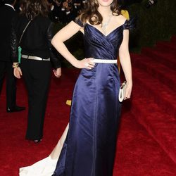 Zooey Deschanel en la Gala MET 2014