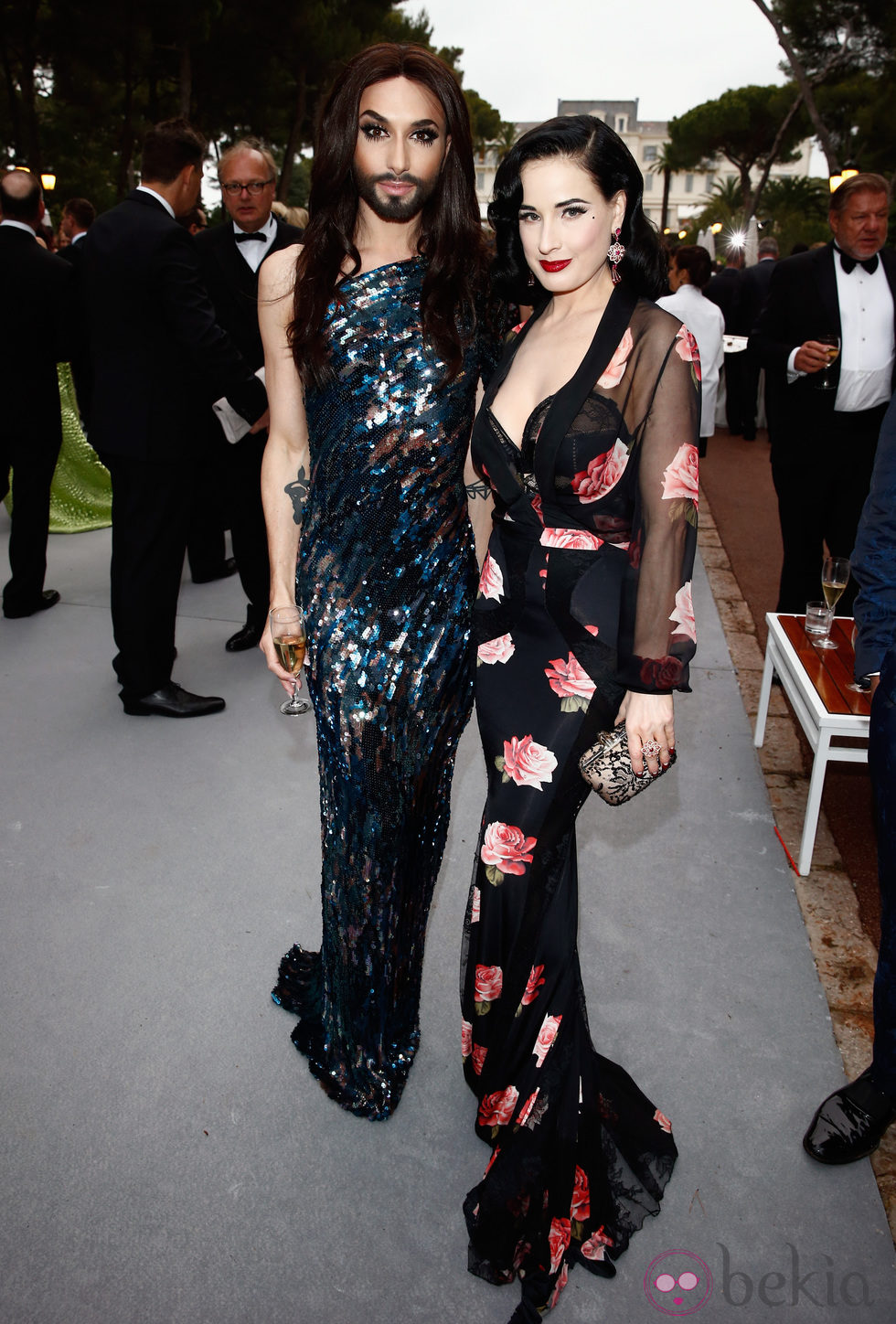 Conchita Wurst y Dita von Teese en la gala amfAR del Festival de Cannes 2014