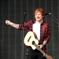 Ed Sheeran en el Radio 1's Big Weekend de la BBC 2'14