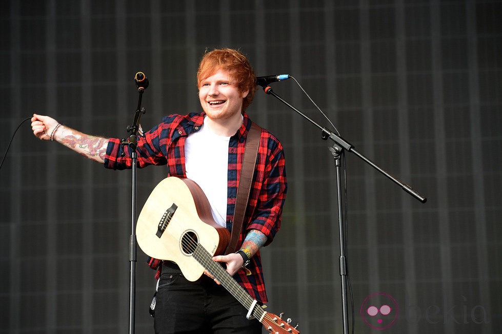 Ed Sheeran en el Radio 1's Big Weekend de la BBC 2'14