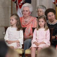 Las Infantas Elena, Sofía, Leonor, Pilar y Margarita en la firma de la Ley de Abdicación del Rey Juan Carlos