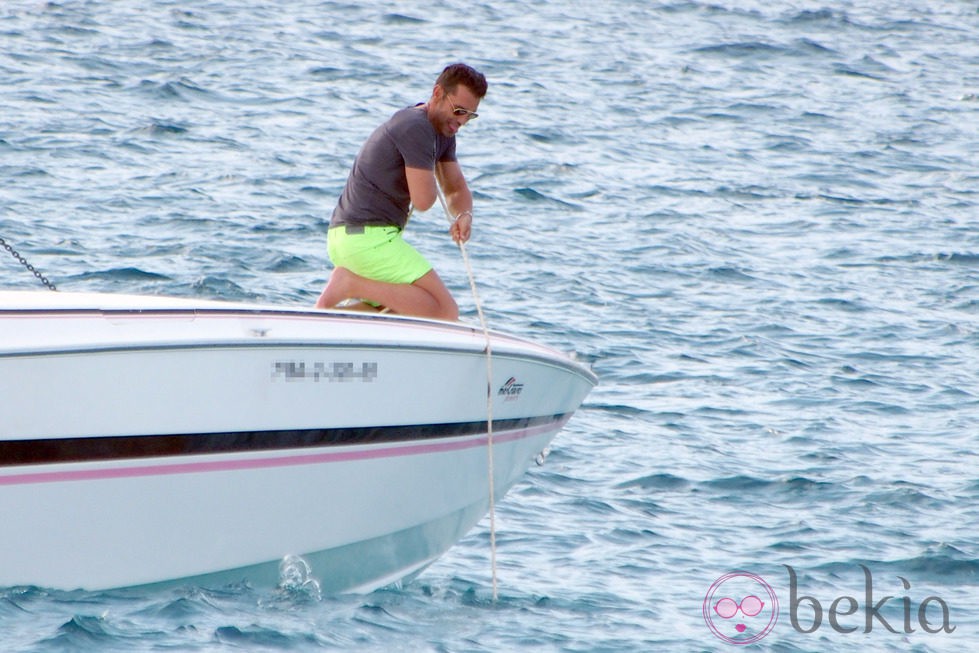Jesús Vázquez disfruta a bordo de un yate en Ibiza