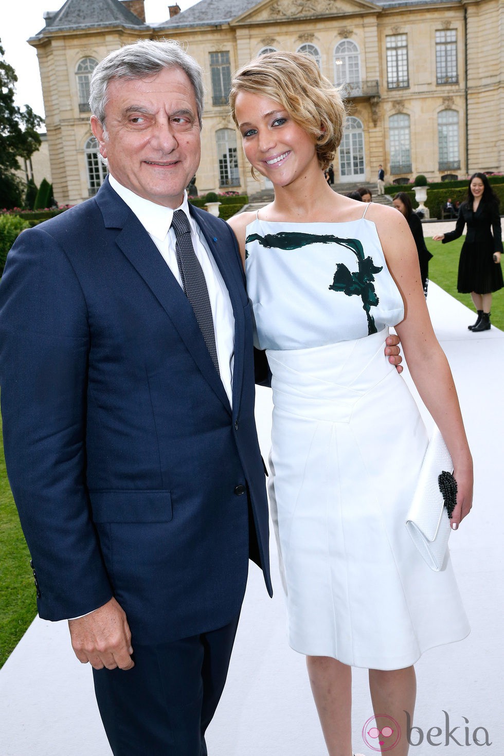 Sidney Toledano y Jennifer Lawrence en el desfile de Dior de la Semana de la Alta Costura de París otoño/invierno 2014